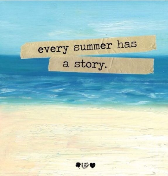 Девушка бежит к морю