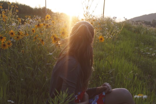 Девушка на природе Эстетика