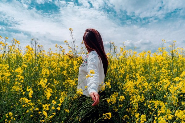 Красивые девочки подростки на закате