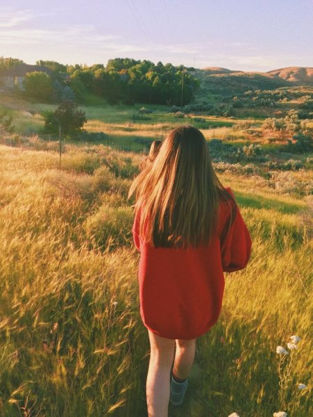 Девушка на закате