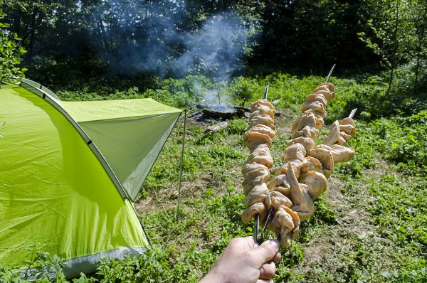 Пикник на природе у реки