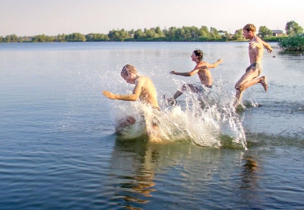 Лето купаться