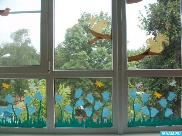 Украшение окон летом в детском саду
