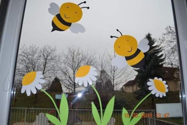 Украшение на окна Лео в детском саду