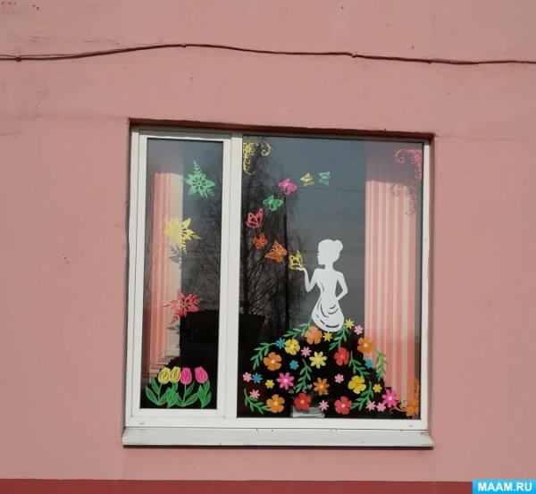 Летнее украшение окон в детском саду