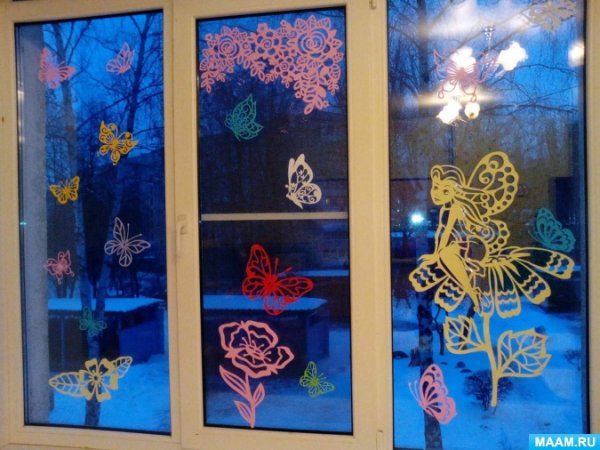 Украшение на окна Весна цветные