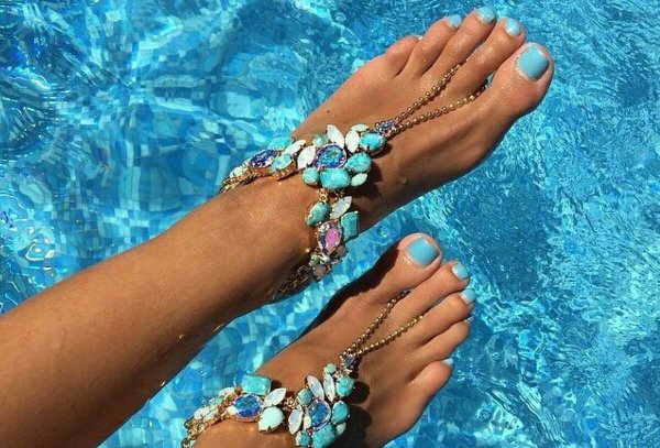 Летний педикюр