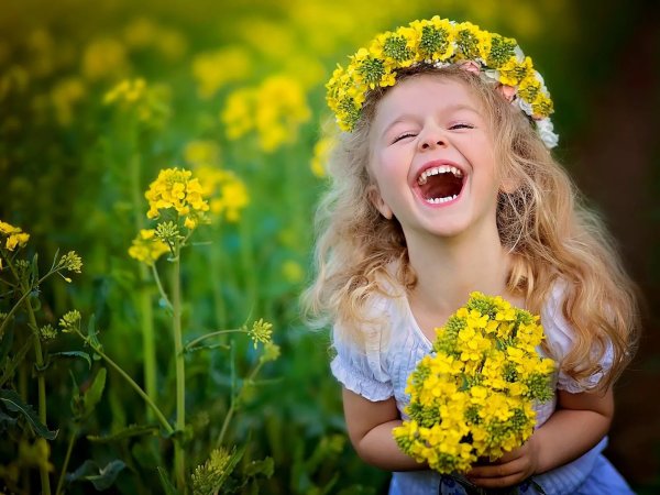 Дети радуются