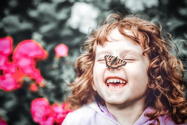 Дети радуются