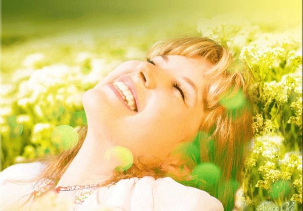 Радостные дети летом