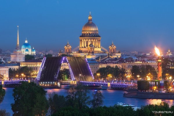 Исаакиевский собор весной