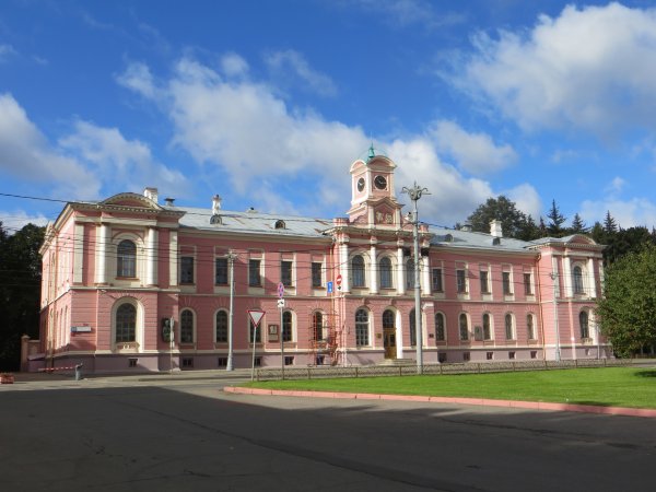 Академия магии аниме здание