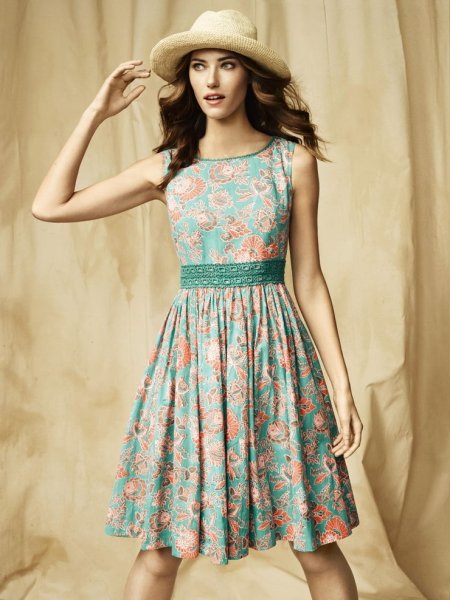 Марина ласвик в платье