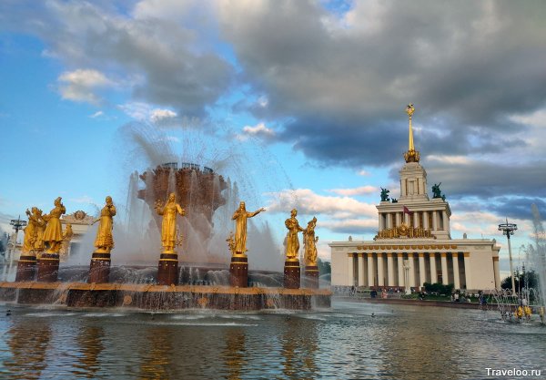 Фонтан дружбы народов на ВДНХ 2022