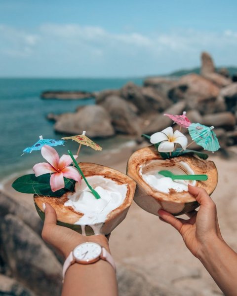 Надпись на песке