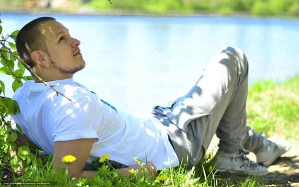 Мужчина на природе