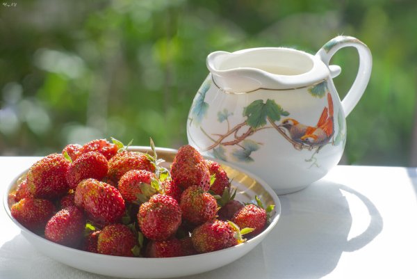 Земляника в кружке