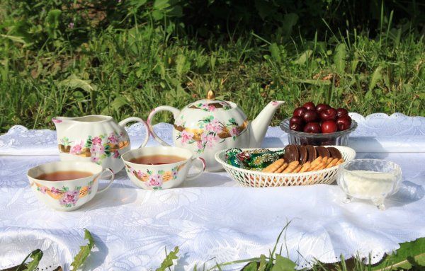 Летнее чаепитие в саду