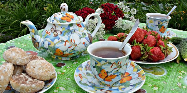 Чашка чая с цветами