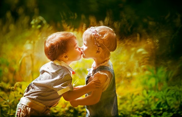 Детский поцелуй