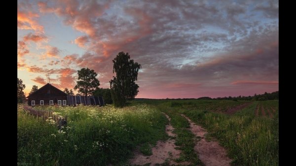 Летний закат в деревне
