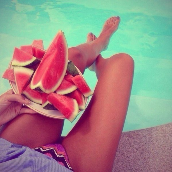 Арбуз на пляже