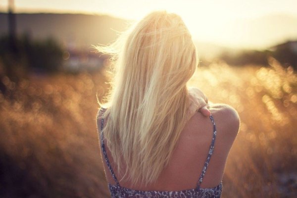 Девушка сзади