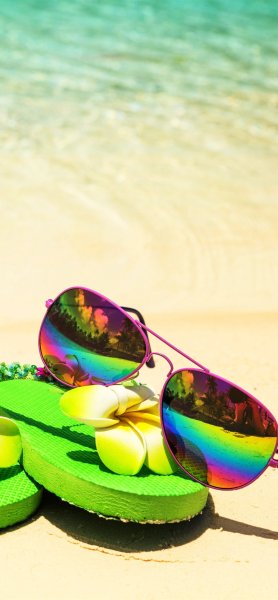 Голубое море