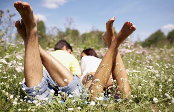 Ноги на траве