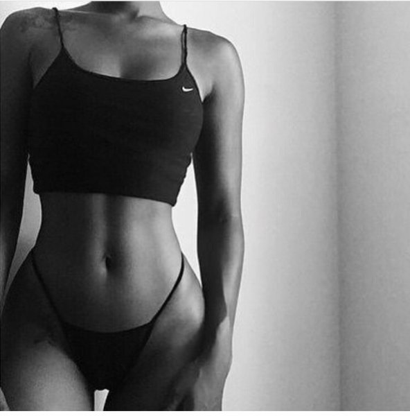 Костлявое тело девушки