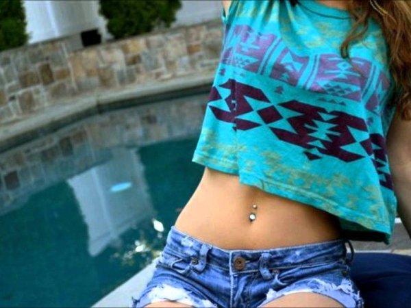 Тату на животе