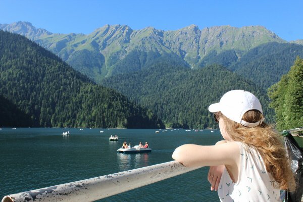 Пляж у скалы дива Симеиз