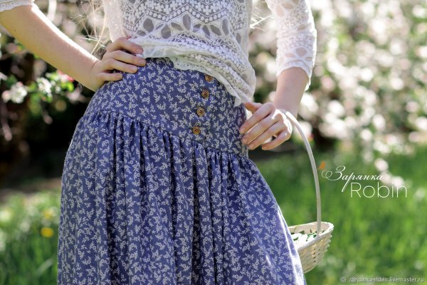 Черная юбка в мелкий цветочек