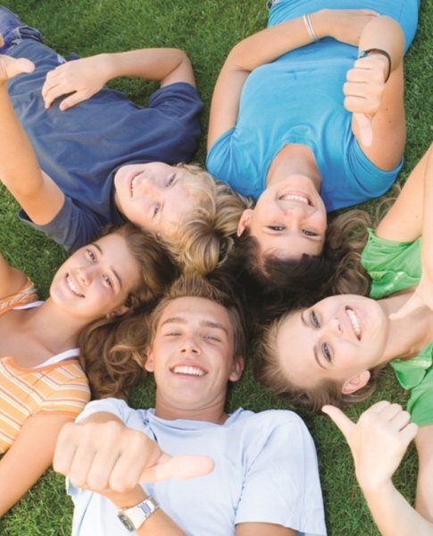 Счастливые подростки