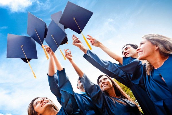 Выпускной студентов