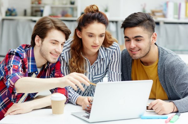 Двое студентов