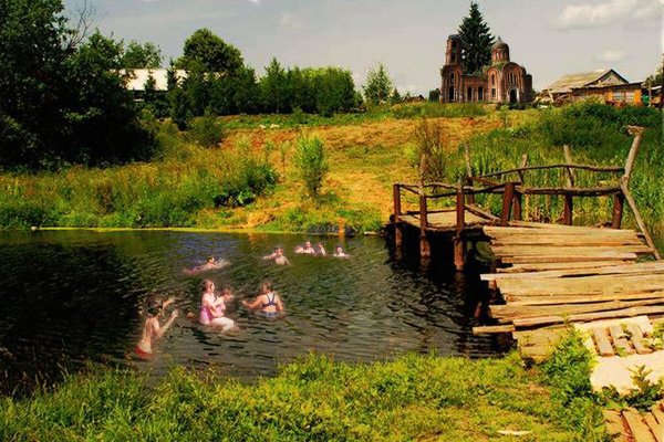 Деревня у реки