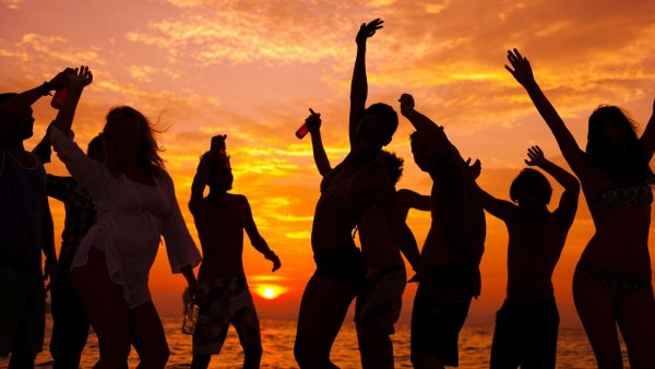 Ночные вечеринки на пляже