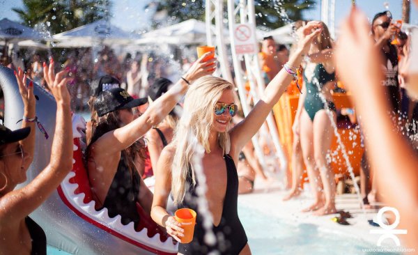 Ибица пенная вечеринка