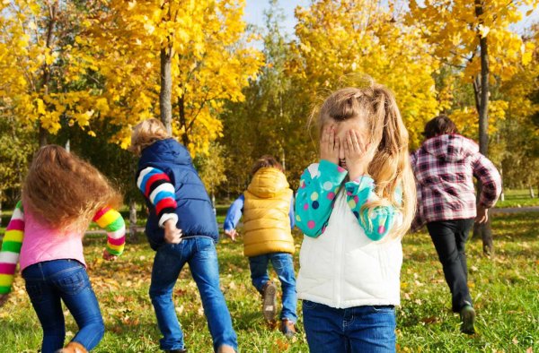 Игры на улице осенью