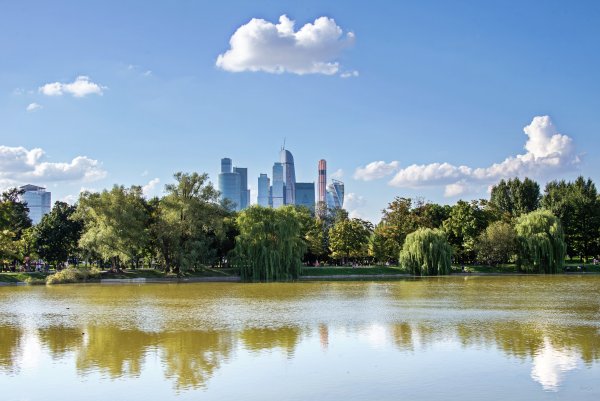 Вид на летний город