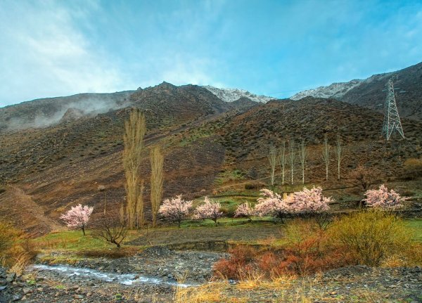 Гора Айни Таджикистан