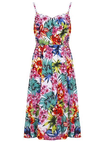 Летний сарафан на белом фоне