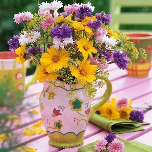 Летние цветы в вазе