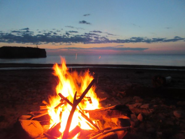 Посиделки у костра с друзьями