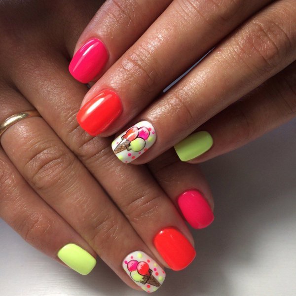 Летний маникюр на короткие ногти