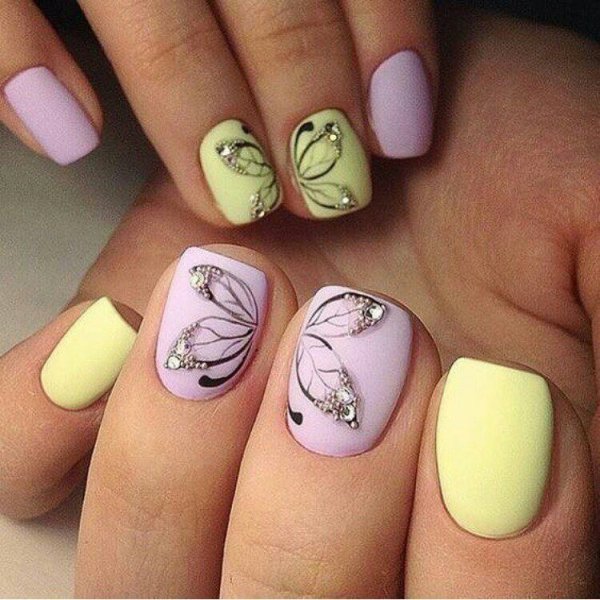 Красивый розовый маникюр