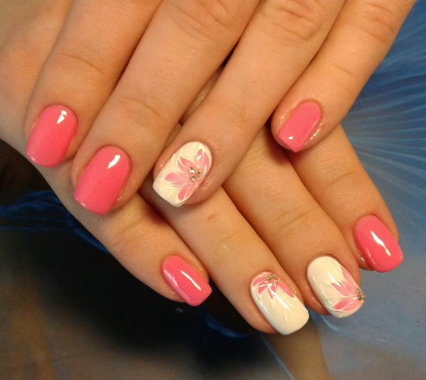 Летний маникюр разноцветный