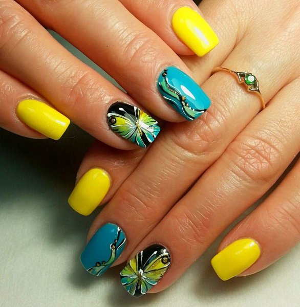 Летний маникюр разноцветный