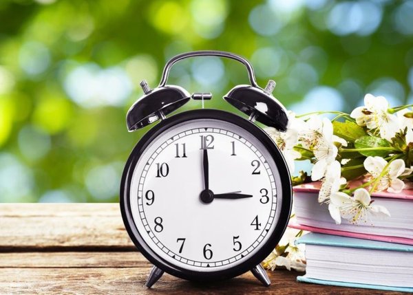 Часы один час